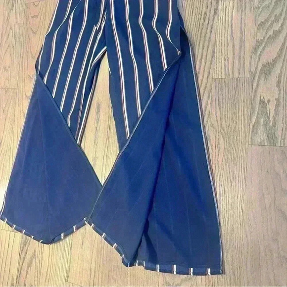 Selfie Leslie Women’s Kallie Navy Striped Jumpsuit Size X-Small - Picture 8 of 13